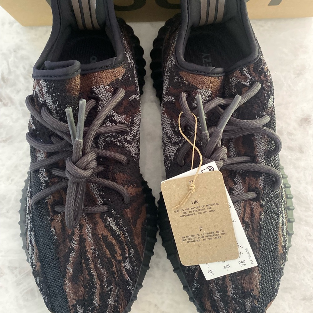 Yeezy Boost 350 V2
